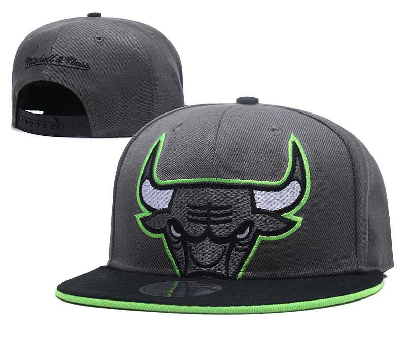 Bulls Team Logo Gray Mitchell & Ness Adjustable Hat GS,We sell and wholesale Bulls Team Logo Gray Mitchell & Ness Adjustable Hat GS on line form chian!